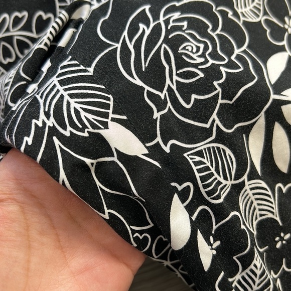 Paraphrase • floral printed cropped pants - Picture 7 of 10